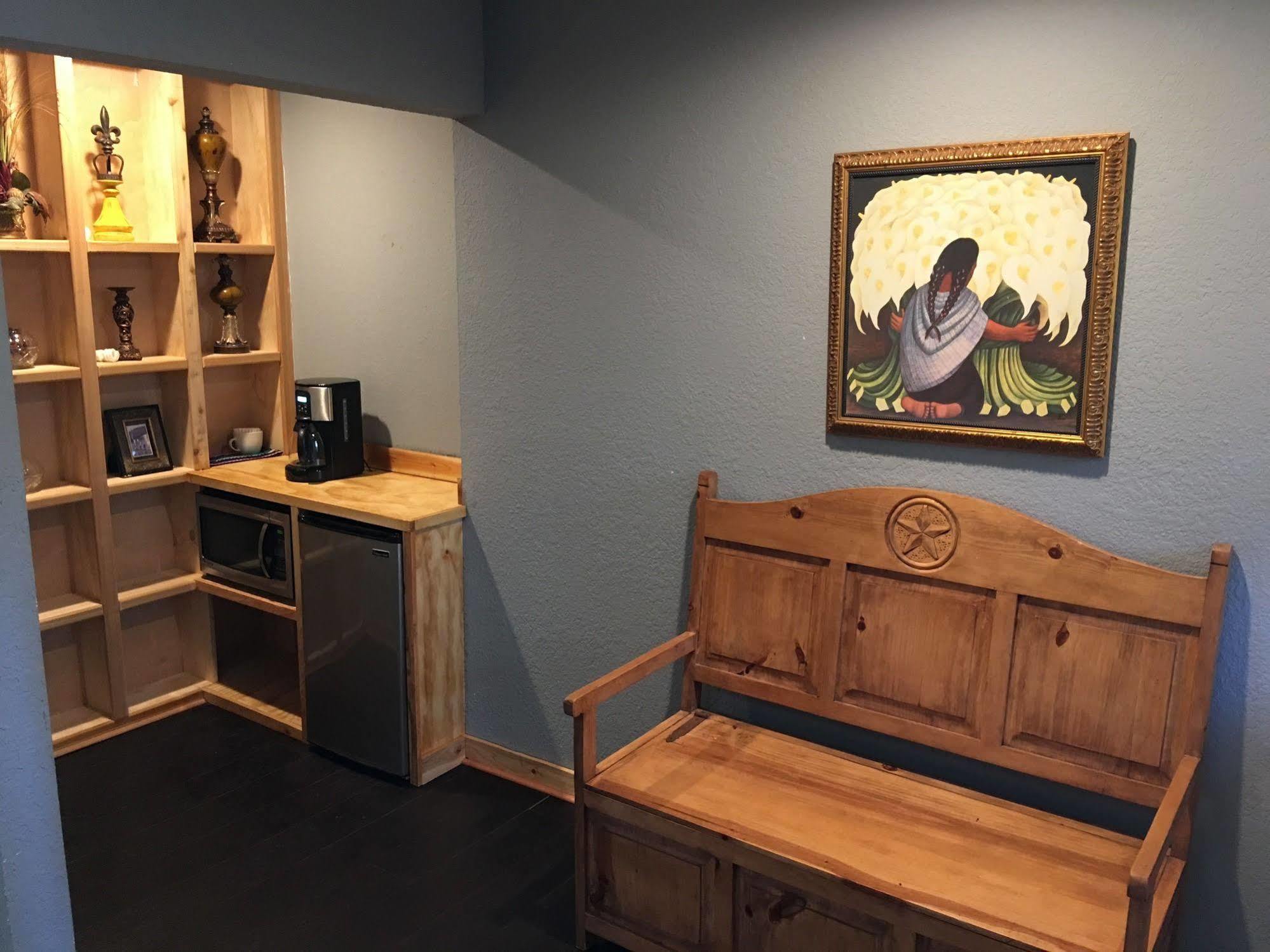 The Cove Bnb Hudson Bend Εξωτερικό φωτογραφία
