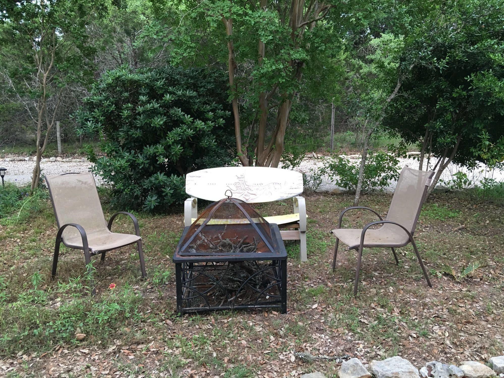 The Cove Bnb Hudson Bend Εξωτερικό φωτογραφία