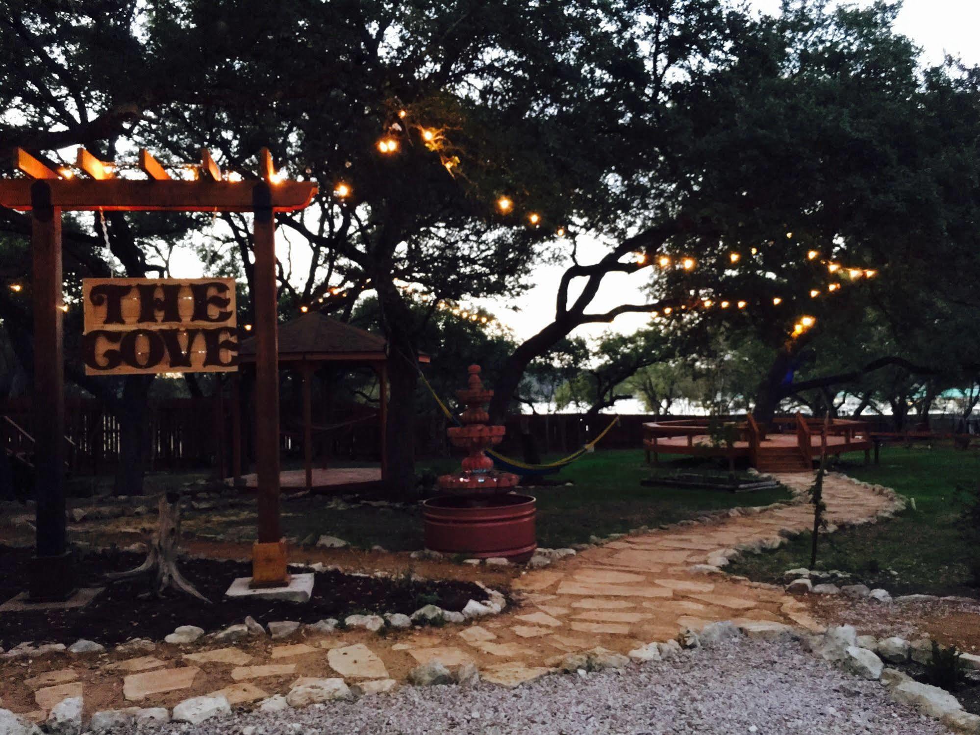 The Cove Bnb Hudson Bend Εξωτερικό φωτογραφία