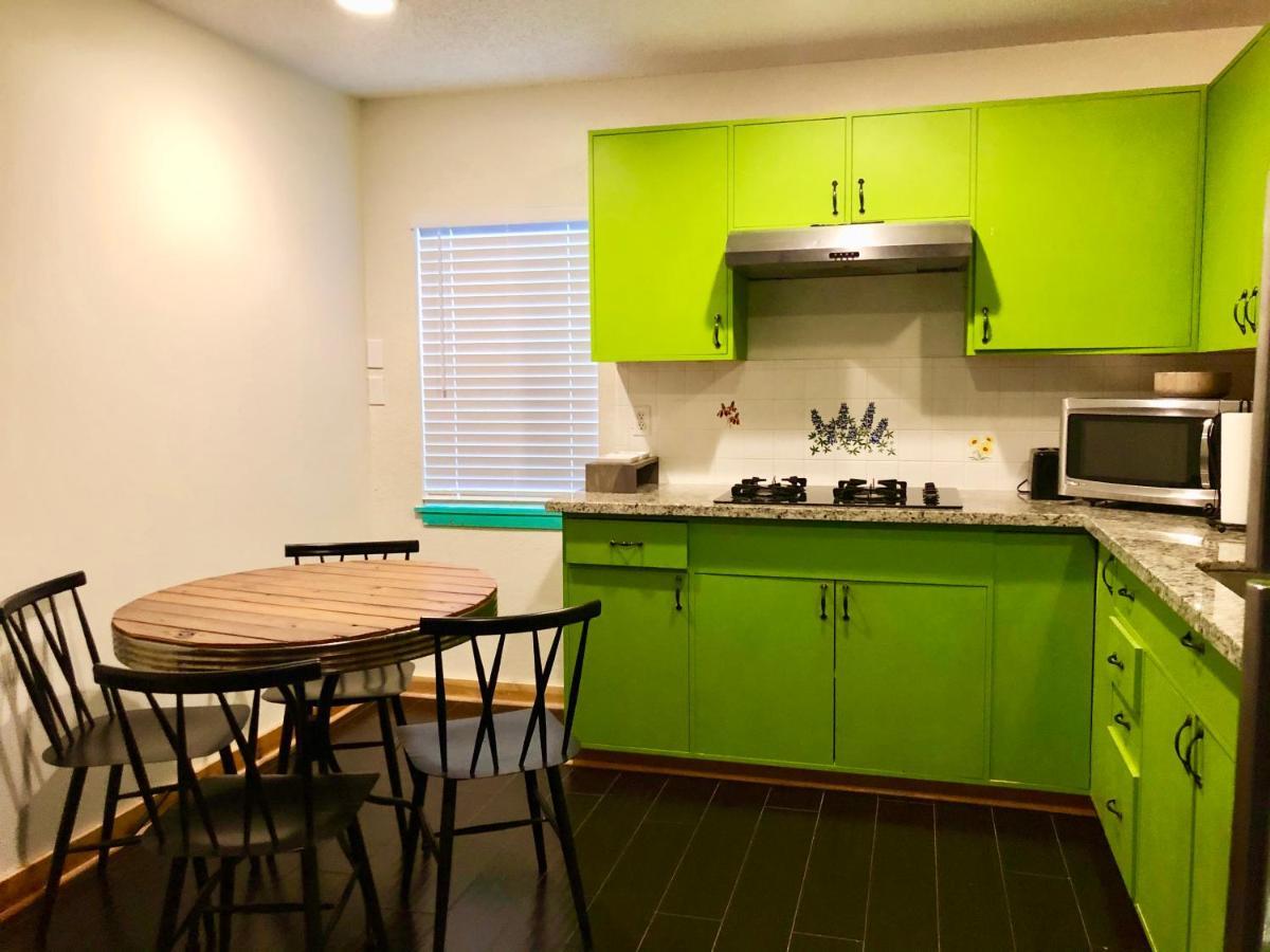 The Cove Bnb Hudson Bend Δωμάτιο φωτογραφία