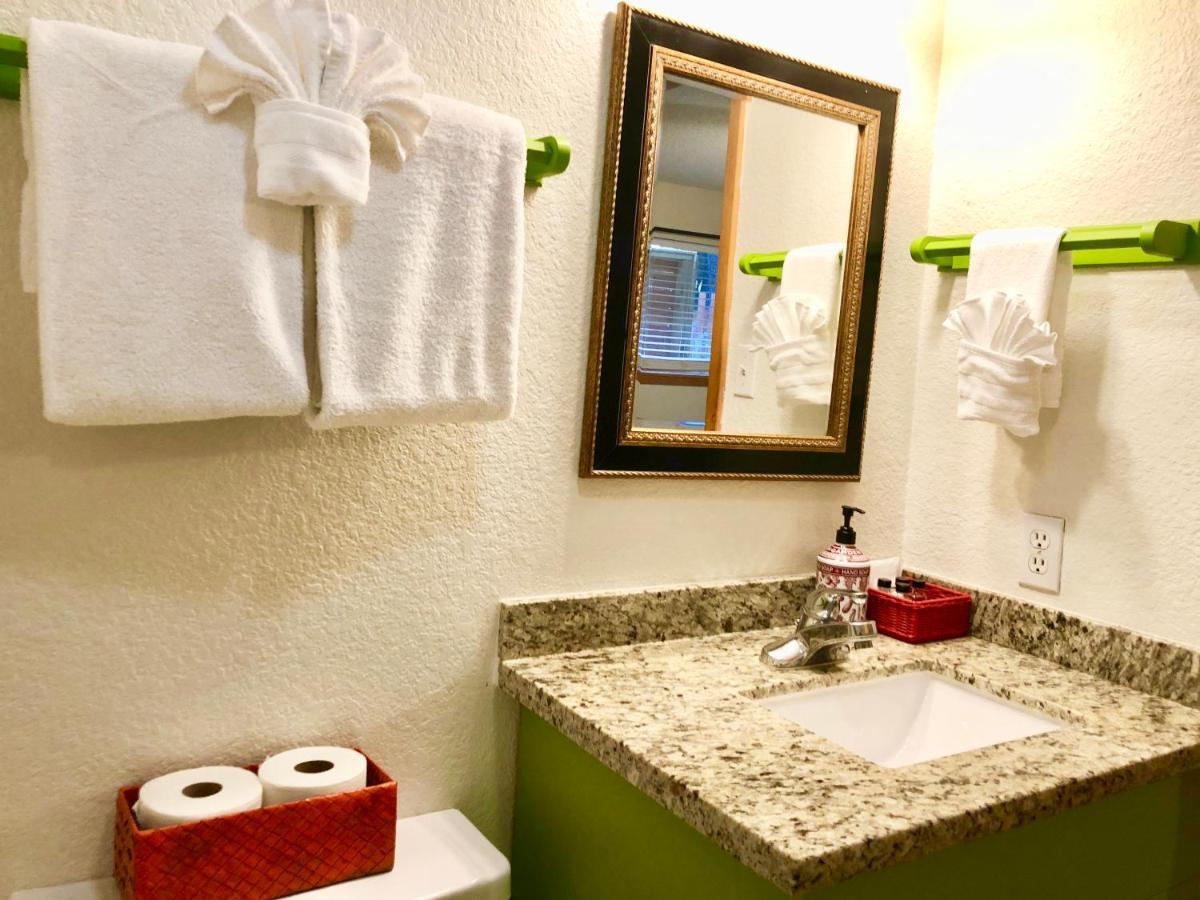 The Cove Bnb Hudson Bend Εξωτερικό φωτογραφία